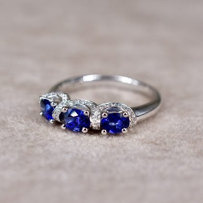 Sapphire & Diamond Scalloped Edge Ring