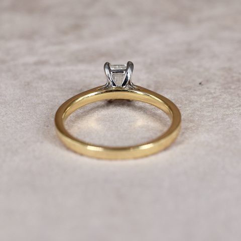 Baguette Cut 0.40ct Diamond Solitaire