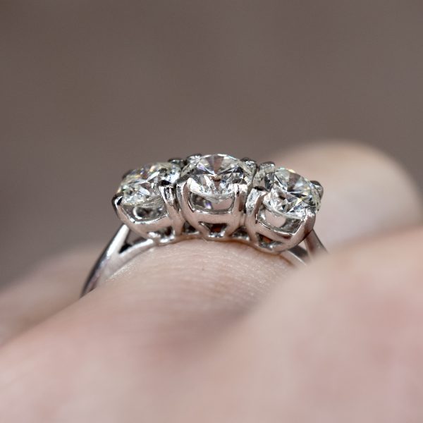 Round Brilliant 1.20ct Diamond Trilogy