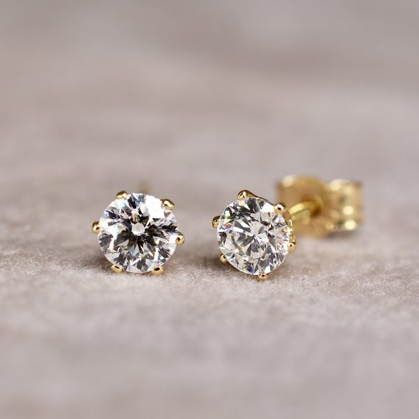 0.76ct Diamond Stud Earrings