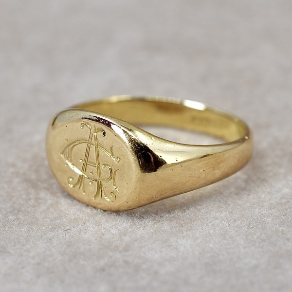 Vintage Engraved Signet Ring