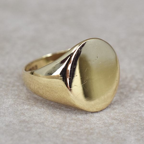 Vintage Oval Signet Ring