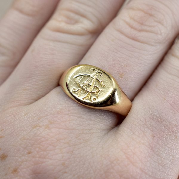 Vintage Engraved Signet Ring