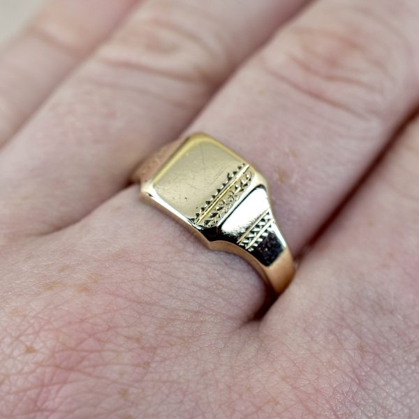 Vintage Holly Signet Ring
