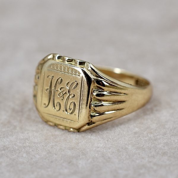 Vintage Engraved Signet Ring