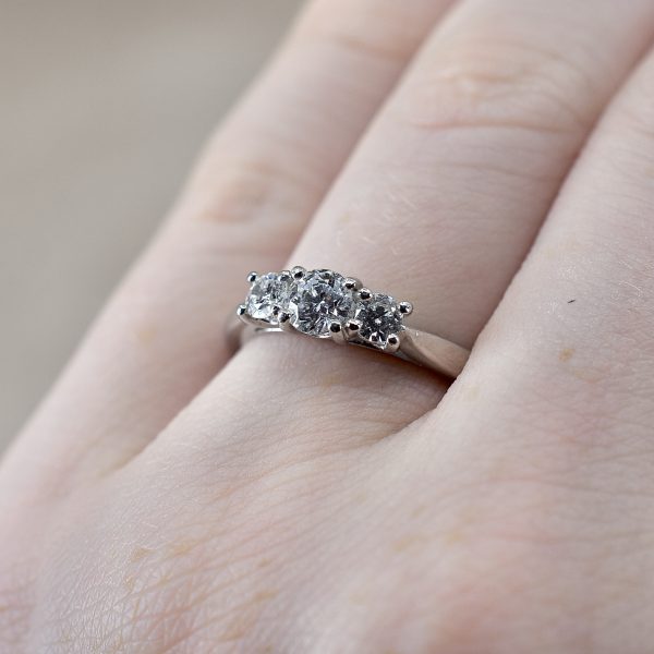 Round Brilliant 0.40ct Diamond Trilogy
